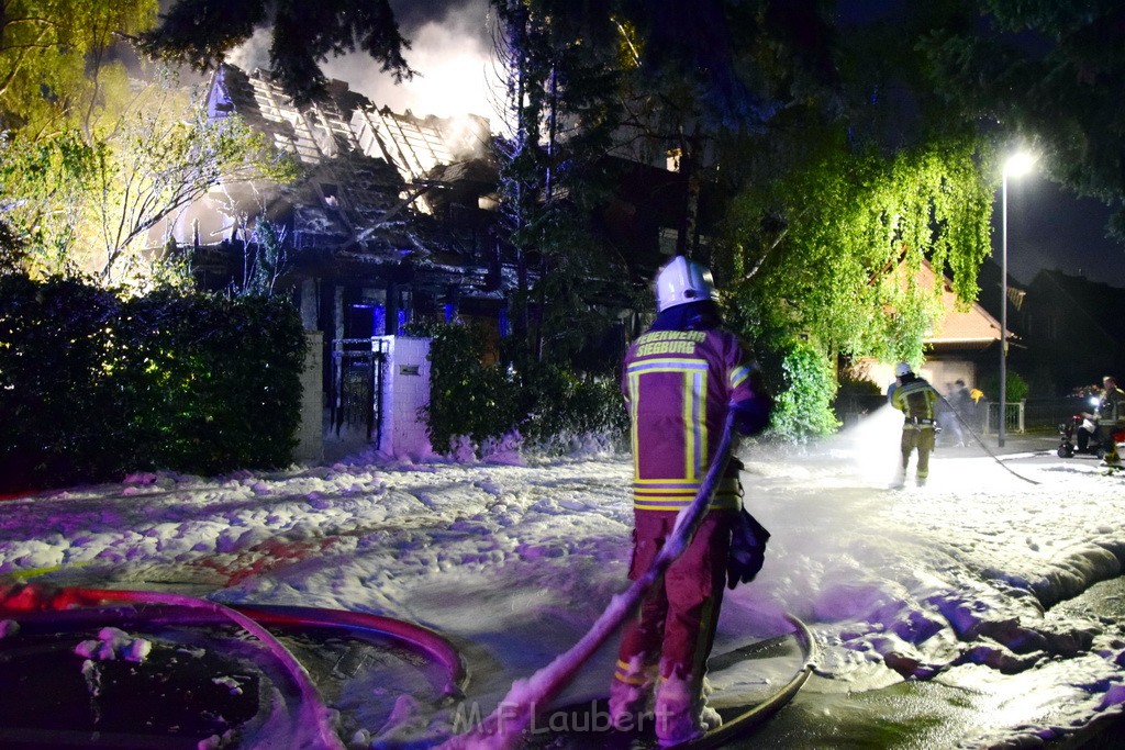 Grossfeuer Einfamilienhaus Siegburg Muehlengrabenstr P0563.JPG - Miklos Laubert